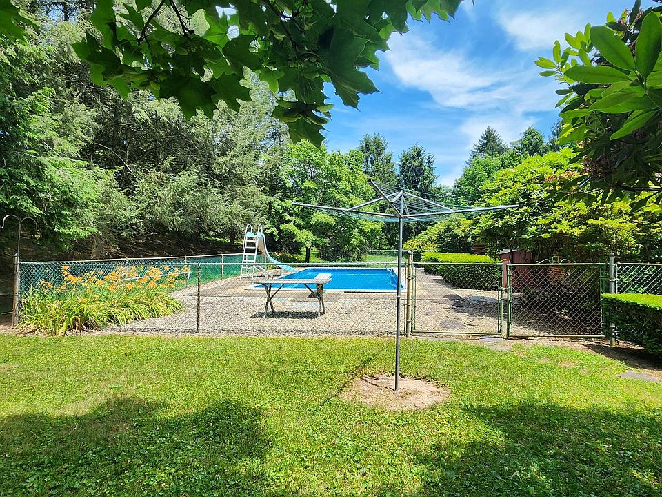 2nd image of 1030 Flowers Ln