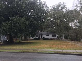 620 Porter Ave, Ocean Springs, MS 39564