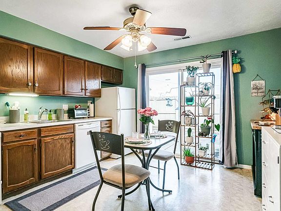 5th image of 812 Berkley Cir