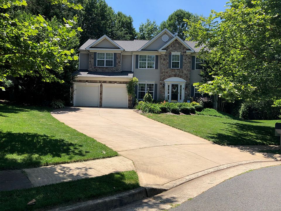 Cul de sac with curb appeal