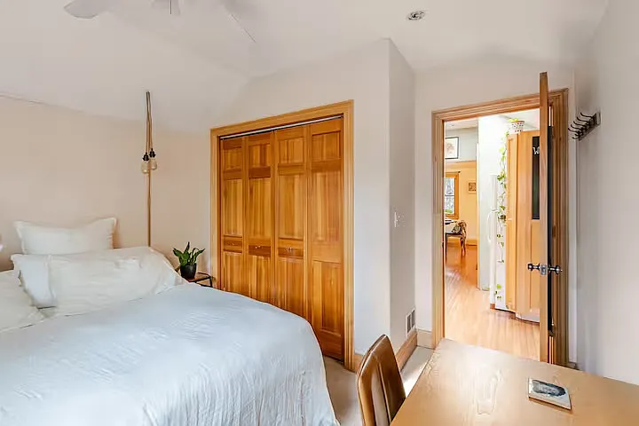 2 bed, 800 sqft, $3,000 — Photo 3