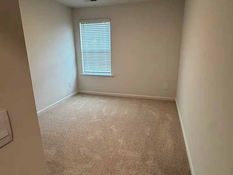 2840 Egert Dr — Photo 15