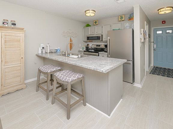 3rd image of 1509 N Waccamaw Dr. #106