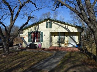 917A & B N Garden St, Kerrville, TX 78028