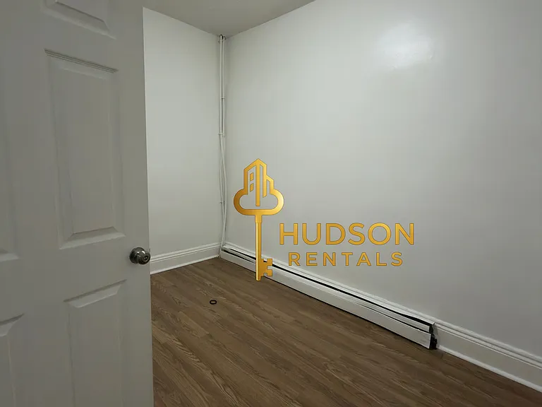 29 Van Nostrand Ave #1 — Photo 6