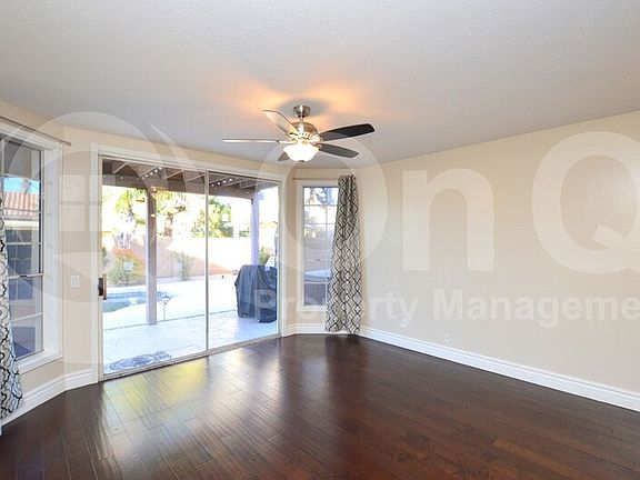 5th image of 922 W Sun Coast Dr