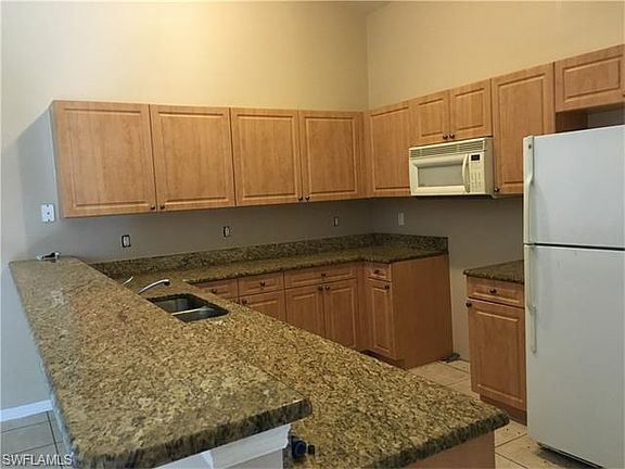 2nd image of 805 Downer Ave S