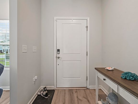 5th image of 442 Archer Ct.