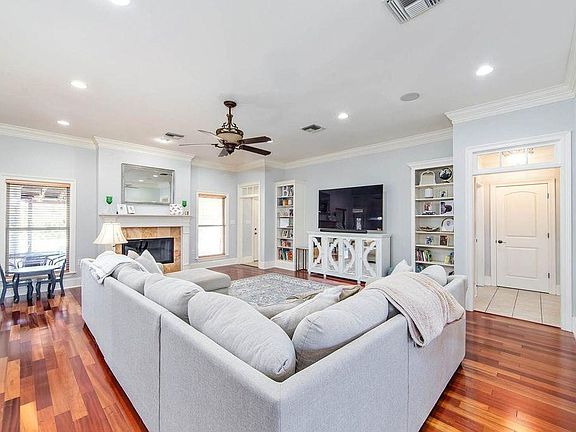 3rd image of 462 Meadow View Ct