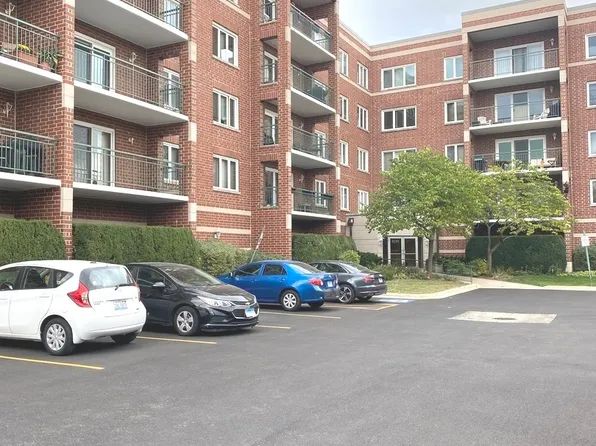 5255 N Riversedge Ter APT 510, Chicago, IL 60630