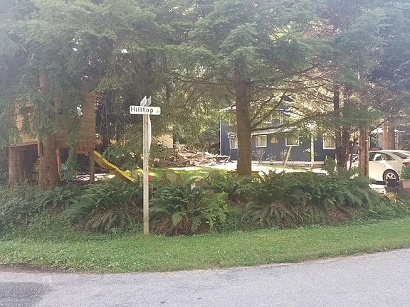 5th image of 544 Hilltop Dr