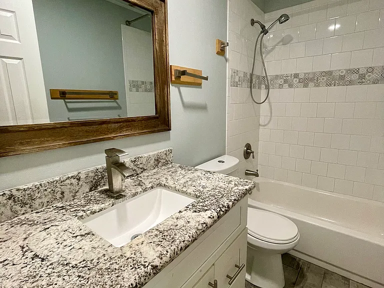 242 Edison St — Photo 7