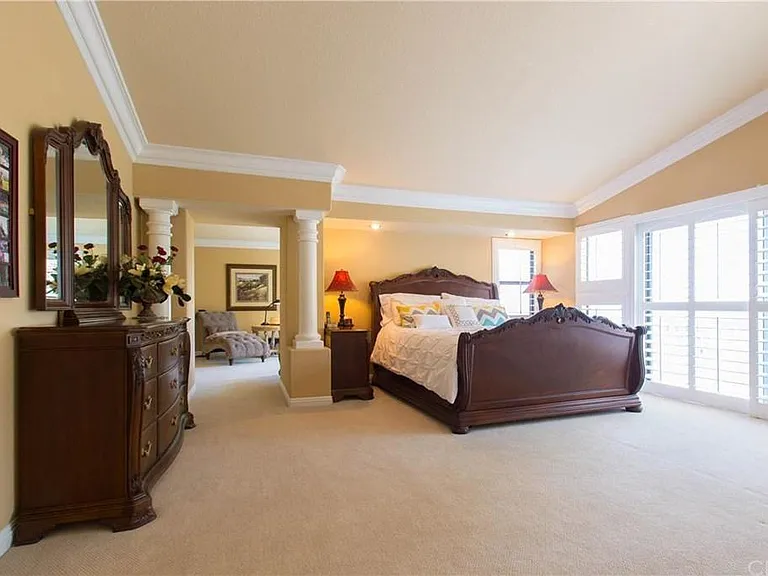 3061 Diamond View Cir — Photo 32