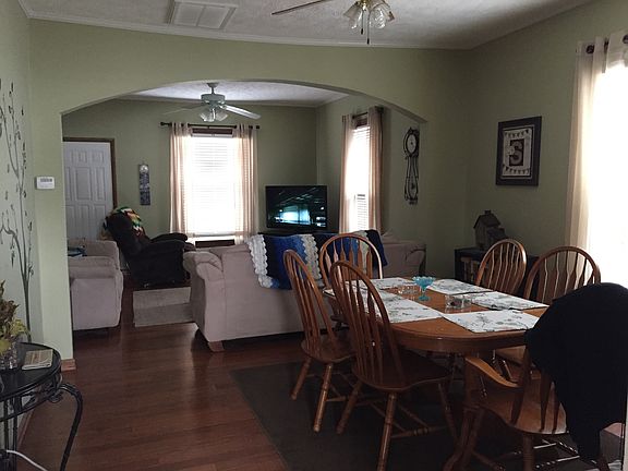 3rd image of 419 Church St