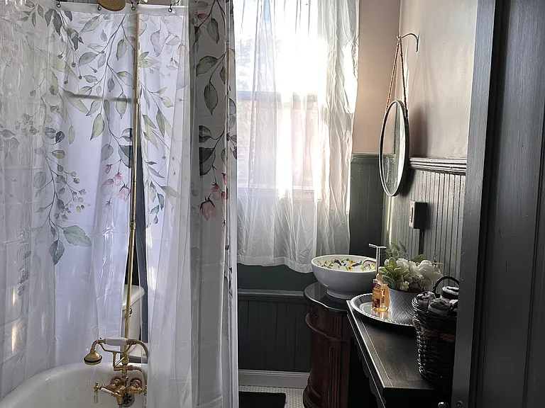 424 N Mechanic St — Photo 27