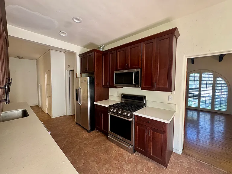 363 N Sycamore Ave #7002 — Photo 10