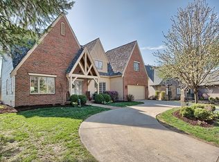 2303 Scottsdale Dr, Champaign, IL