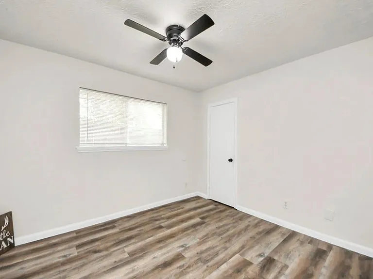 2110 Melbourne St #12 — Photo 7