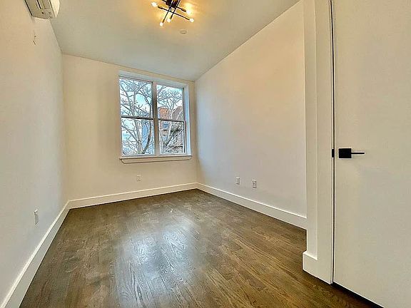 5th image of 799 Ocean Ave #3N
