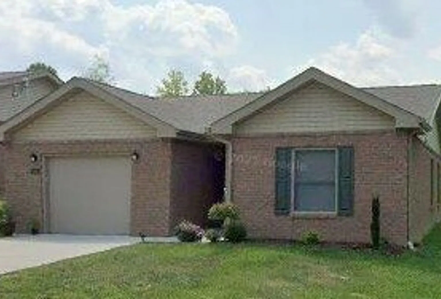 3 BR 60% Pleasant View — Photo 1