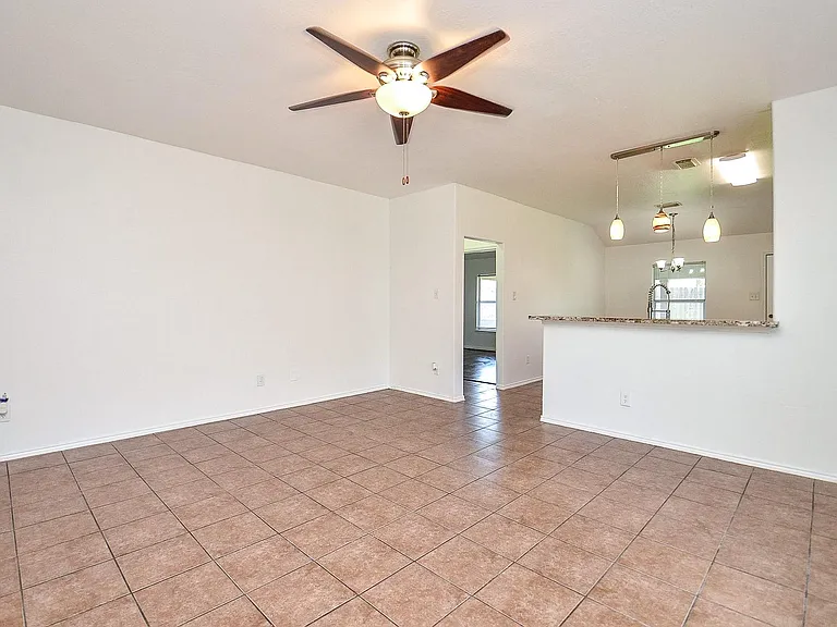 18142 Sorrell Oaks Ln — Photo 4