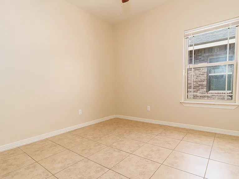 2710 E Garfield Ave #2 — Photo 8