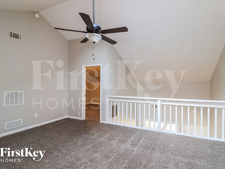 680 Crossbridge Aly — Photo 9