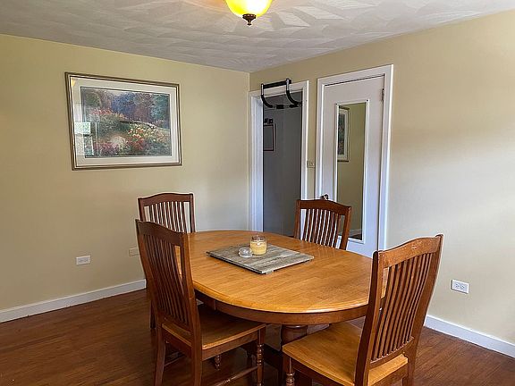 3rd image of 19 Ellwood Ave