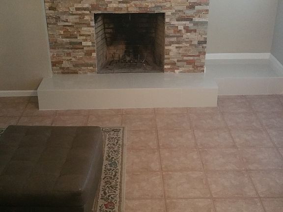 2nd image of 410 E Country Circle Dr