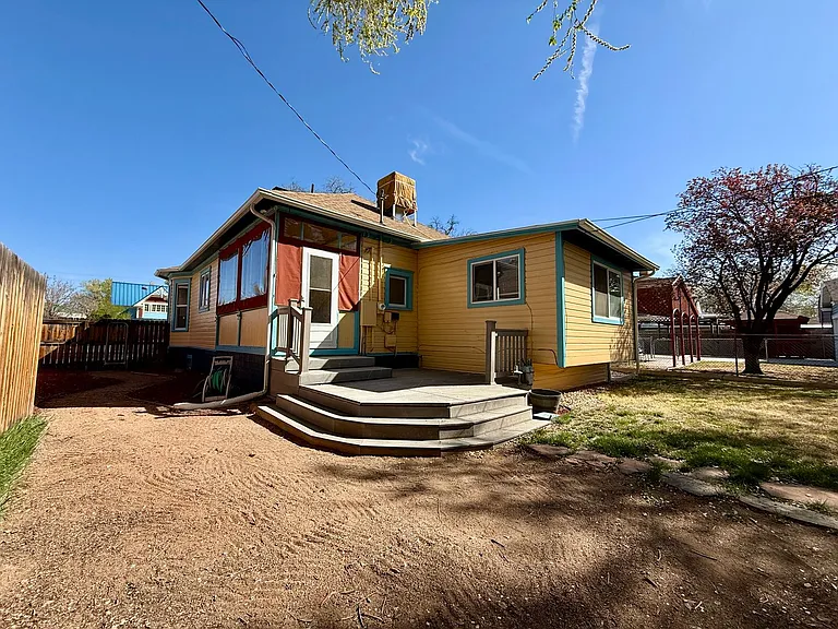 909 Ouray Ave — Photo 32