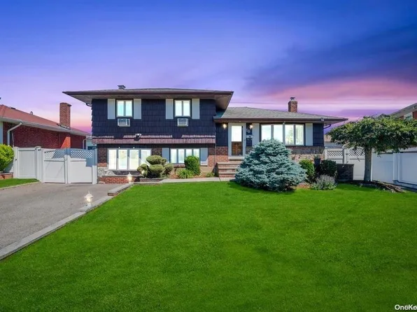 16 Chance Street, Hicksville, NY 11801