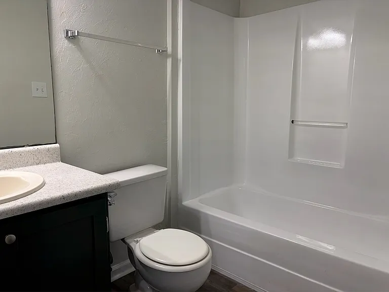 2350 Horne Ave #3 — Photo 6