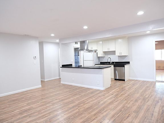 5th image of 1105 Algiers Ave