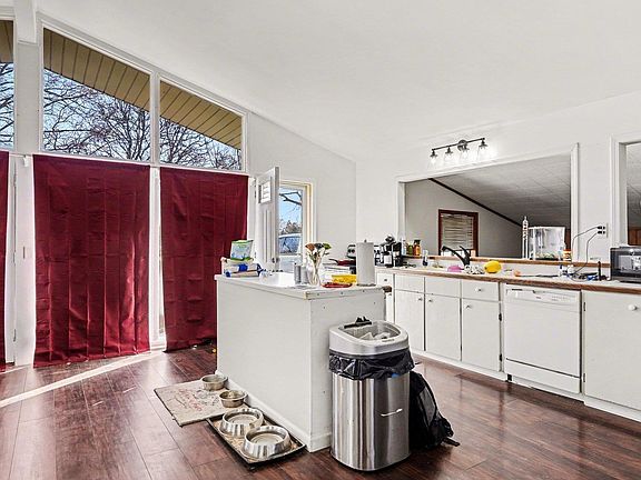 5th image of 515 Thomas St