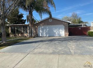 4312 Berkshire Rd, Bakersfield, CA 93313