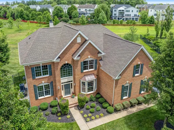 23240 Meadowvale Glen Ct, Sterling, VA 20166