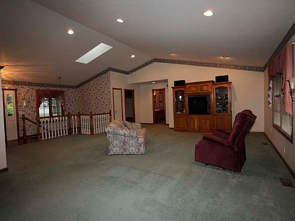4th image of 7512 Yorkshire Dr