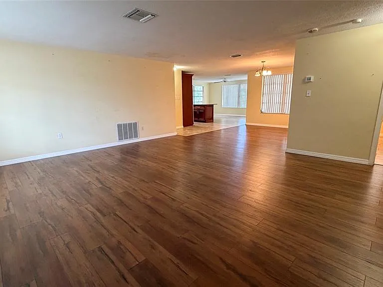 7621 Rosewood Dr — Photo 5