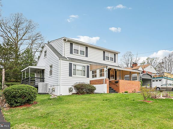 2nd image of 3120 Chepstow Ln