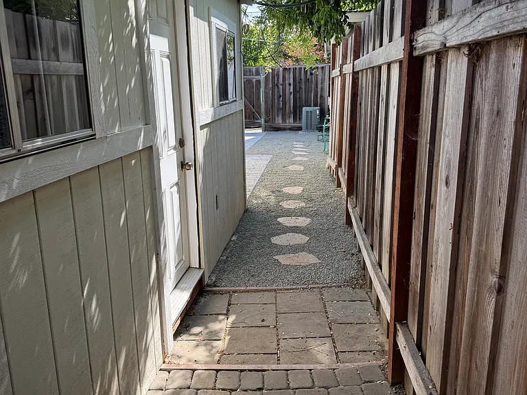 10201 Alhambra Ave #COTTAGE — Photo 6