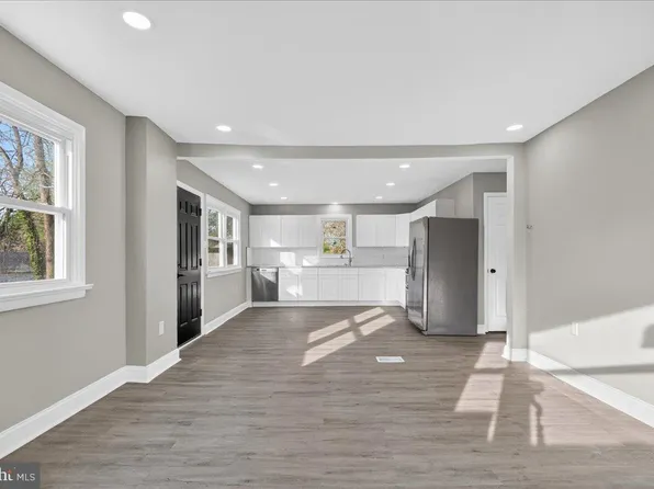 538 Pershing Ave, Collingdale, PA 19023