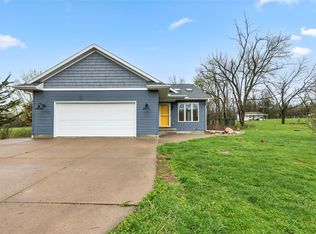 4802 McGowan Dr, Cedar Rapids, IA 52403