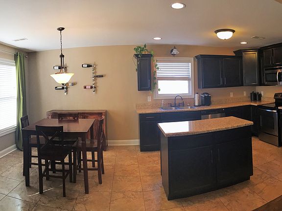 3rd image of 3704 Gray Fox Dr