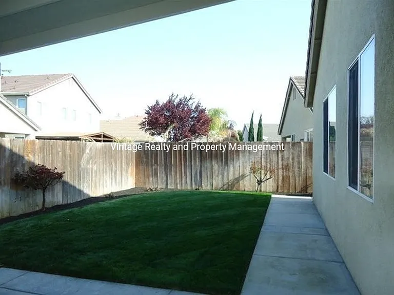 1473 Swallow Tail Ln — Photo 14