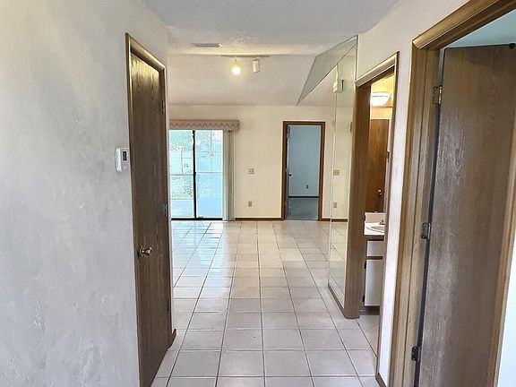 3rd image of 38 RYMER Lane