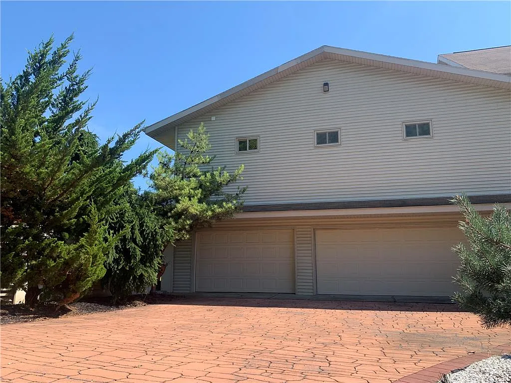 6 bed, 8.5 bath, 1479 sqft, $7,500 — Photo 2
