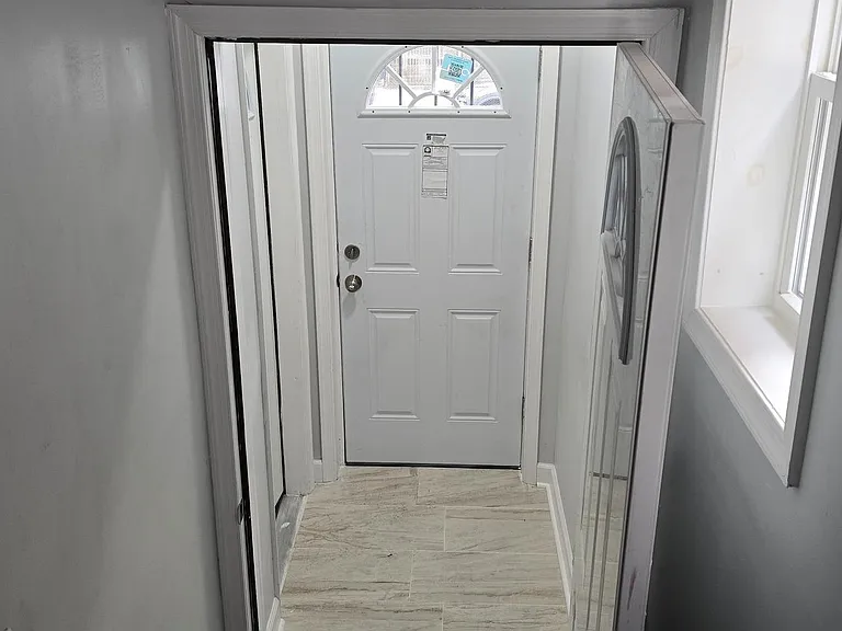 1411 W Loudon St — Photo 2