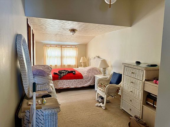 5th image of 119 E 12th St