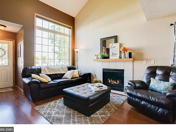 4th image of 2627 Yellowstone Dr