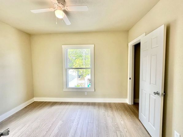 cedar-rapids-iowa-2055682336 picture